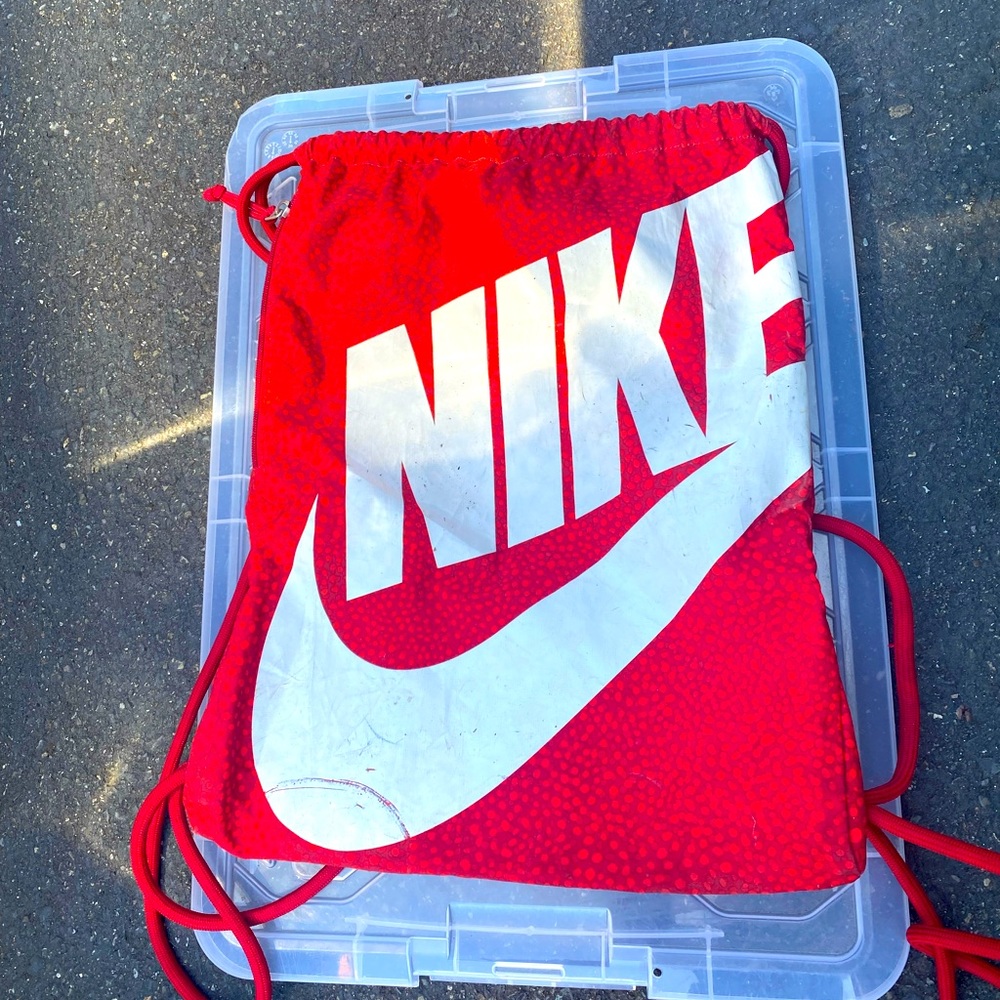 Nike Drawstring Backpack String Bag Red White Workout Athletes Gym Mini Bag